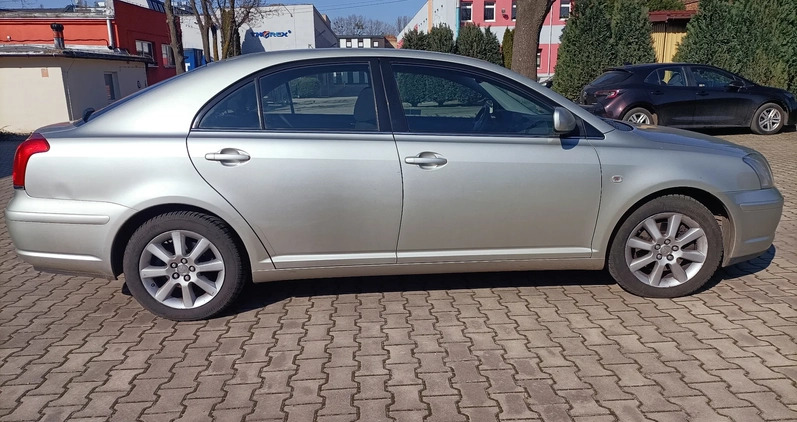 Toyota Avensis cena 11000 przebieg: 191000, rok produkcji 2003 z Łódź małe 79